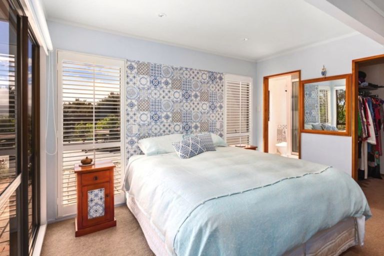 Photo of property in 21 Mercury Way, Whitby, Porirua, 5024