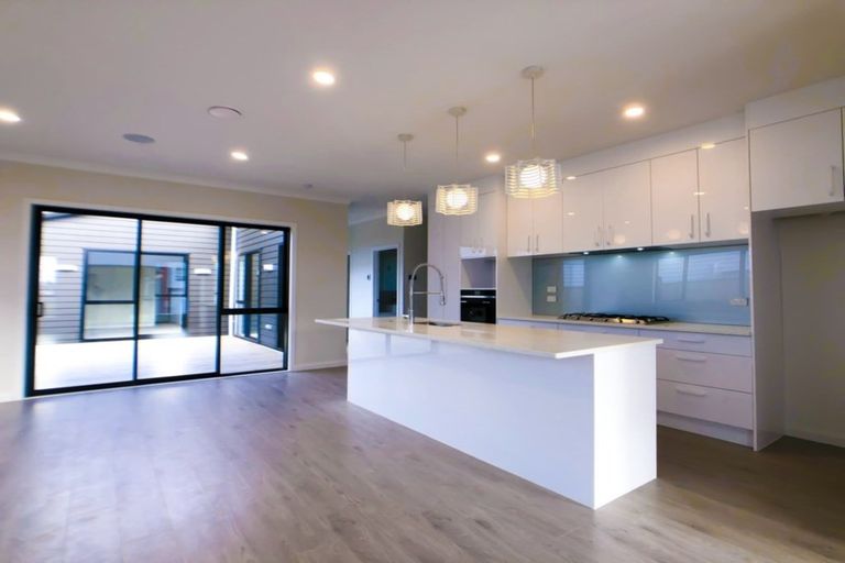 Photo of property in 38 Hikuawa Road, Flat Bush, Auckland, 2019