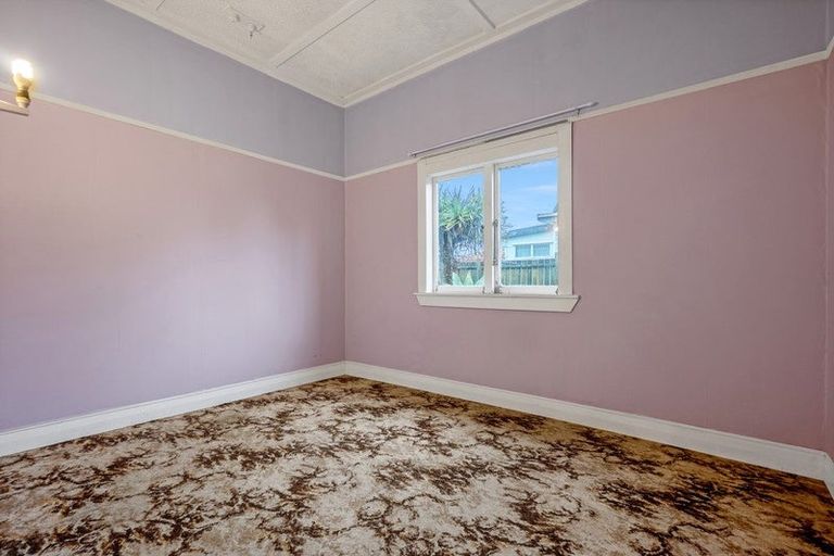 Photo of property in 65 Lynwood Road, New Lynn, Auckland, 0600