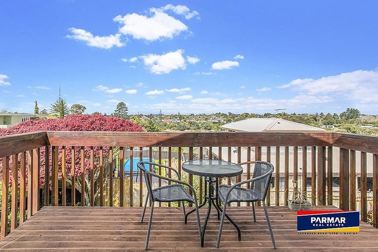 Photo of property in 159 Colwill Road, Massey, Auckland, 0614