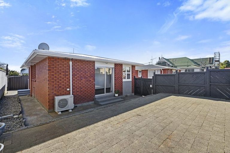 Photo of property in 1/306 Devon Street West, New Plymouth, 4310