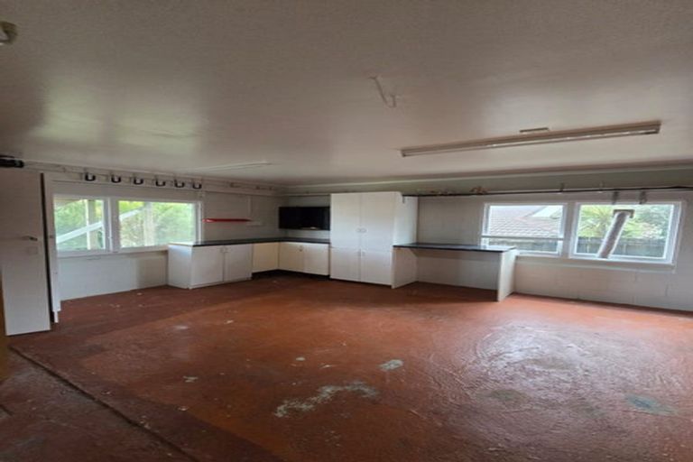 Photo of property in 18 Long Street, Torbay, Auckland, 0630