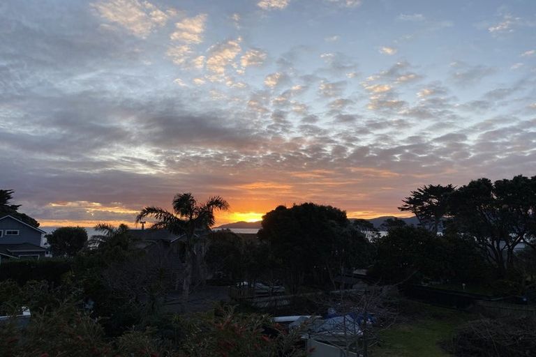 Photo of property in 18 Kohutuhutu Road, Raumati Beach, Paraparaumu, 5032