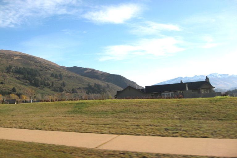 Photo of property in 2 Foxglove Heights, Wanaka, 9305