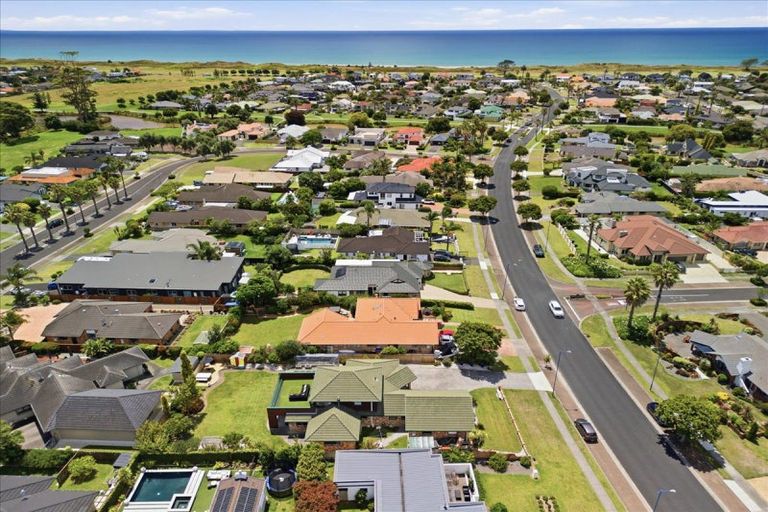 Photo of property in 72 Palm Beach Boulevard, Papamoa Beach, Papamoa, 3118