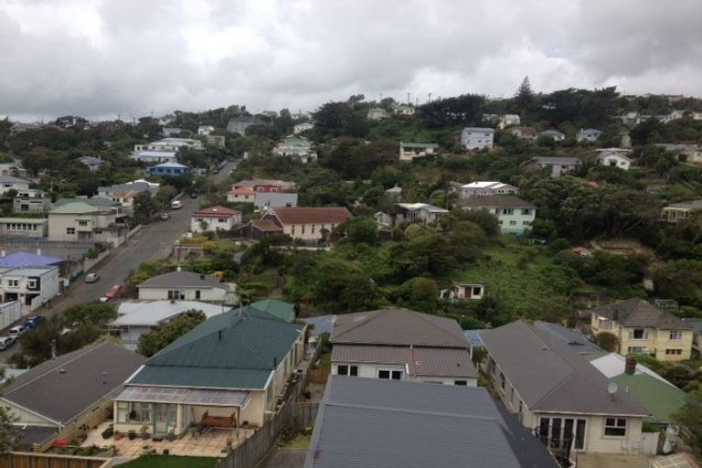 Photo of property in 11a Kopiko Way, Brooklyn, Wellington, 6021