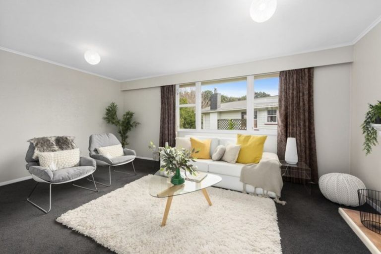 Photo of property in 9 Oregon Drive, Maoribank, Upper Hutt, 5018