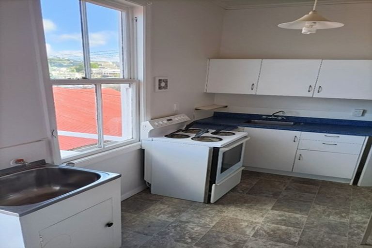 Photo of property in 98 Constable Street, Newtown, Wellington, 6021