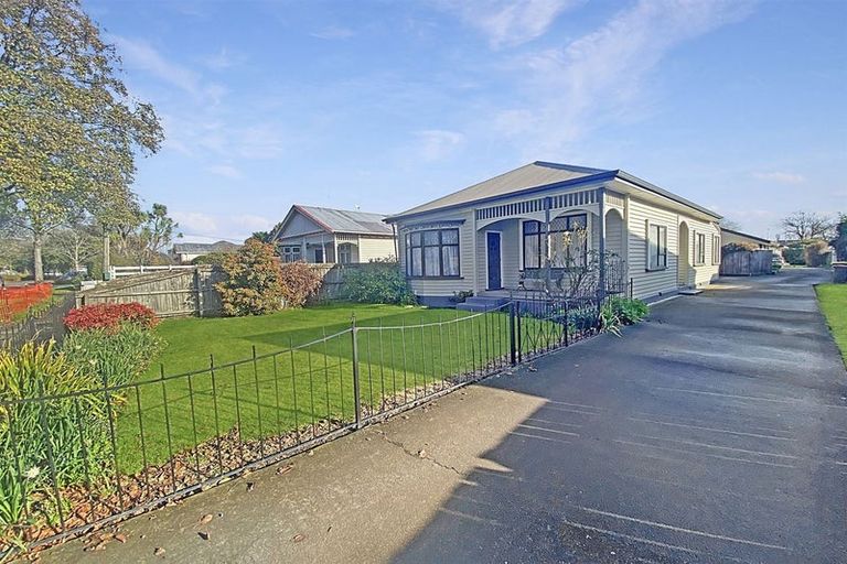 Photo of property in 9 Defoe Place, Waltham, Christchurch, 8023