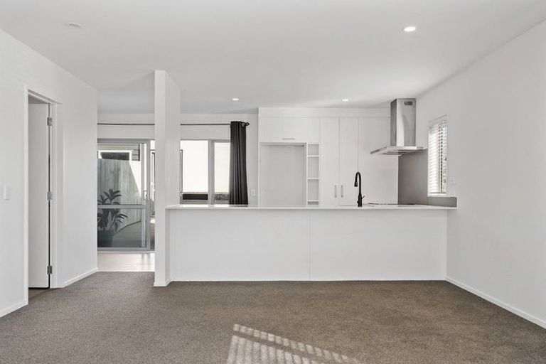 Photo of property in 31 Aviation Street, Takanini, 2112