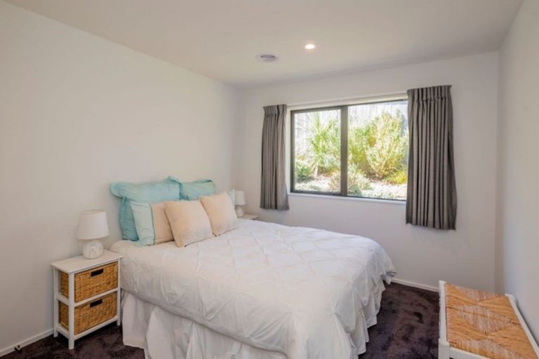 Photo of property in 40 San Priamo Place, Paraparaumu Beach, Paraparaumu, 5032