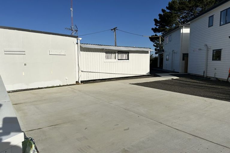 Photo of property in 338 Triangle Road, Massey, Auckland, 0614