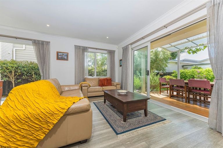Photo of property in 62 Station Street, Hobsonville, Auckland, 0616