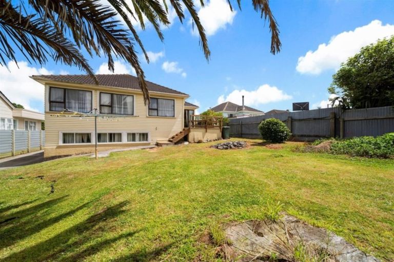 Photo of property in 174 South Road, Hawera, 4610