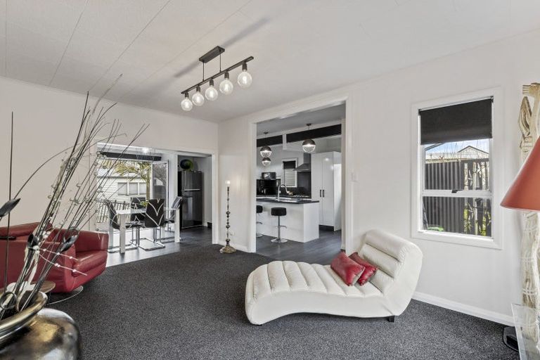 Photo of property in 17 Exeter Street, Brooklands, New Plymouth, 4310