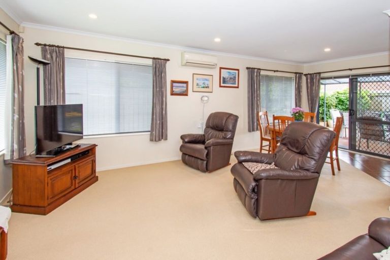 Photo of property in 25f Youngs Road, Papakura, 2110