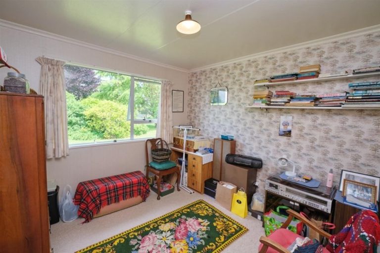 Photo of property in 33 Castle Street, Eltham, 4322