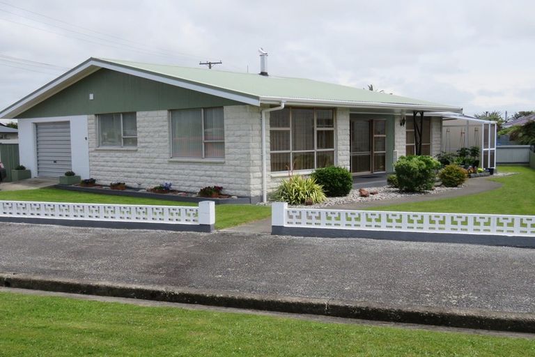 Photo of property in 90 Queen Street, Westport, 7825