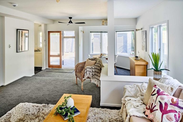 Photo of property in 54 Ferry Street, Seatoun, Wellington, 6022