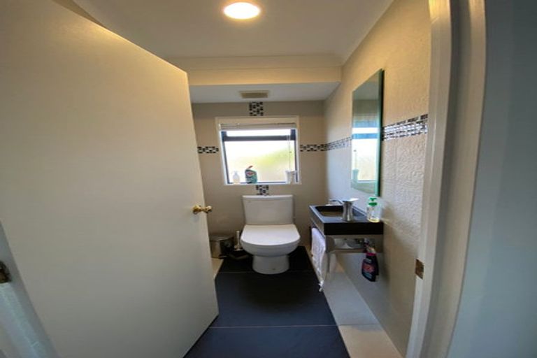 Photo of property in 39 Lansell Drive, East Tamaki Heights, Auckland, 2016