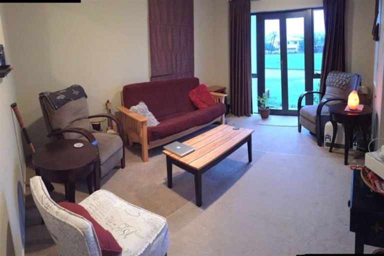 Photo of property in 58 Provence Esplanade, Te Atatu Peninsula, Auckland, 0610