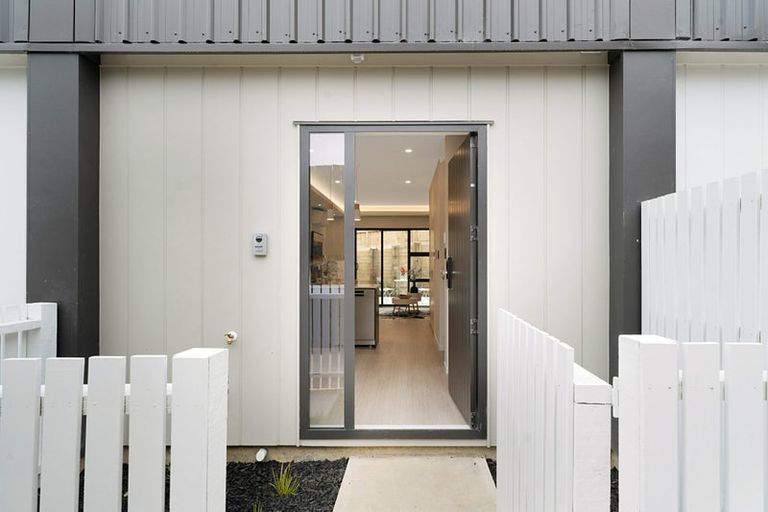 Photo of property in 10/52 Newington Road, Henderson, Auckland, 0612