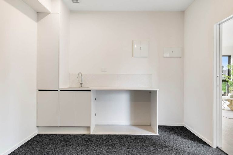 Photo of property in 48d Portadown Avenue, Pakuranga Heights, Auckland, 2010