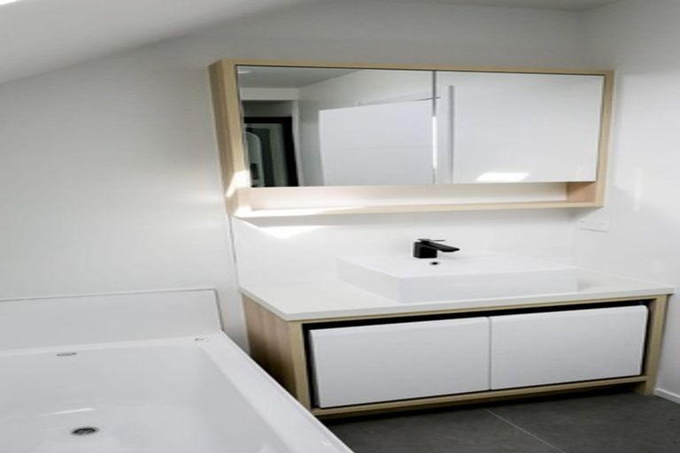 Photo of property in 24u4 Lyon Street, Frankton, Hamilton, 3204