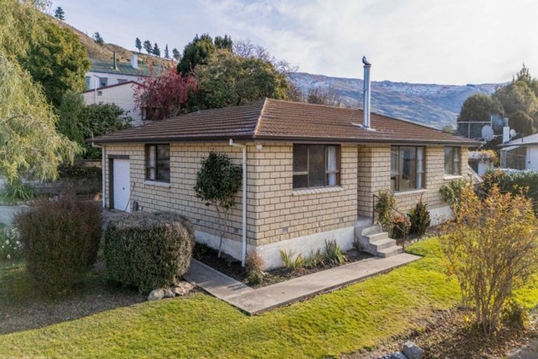 Photo of property in 3 Hawick Street, Roxburgh, 9500
