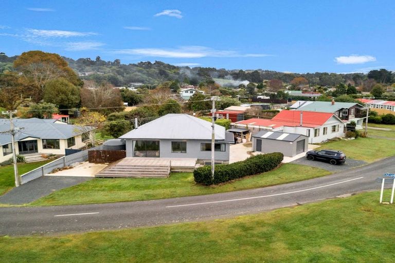 Photo of property in 358 Pounawea Road, Owaka, 9585