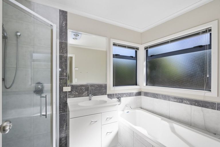 Photo of property in 2/2 Rhodes Fall, Rangatira Park, Taupo, 3330