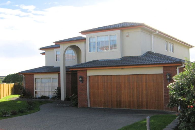 Photo of property in 11 Kaseng Place, East Tamaki Heights, Auckland, 2016