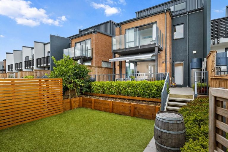 Photo of property in 186 Hobsonville Point Road, Hobsonville, Auckland, 0616