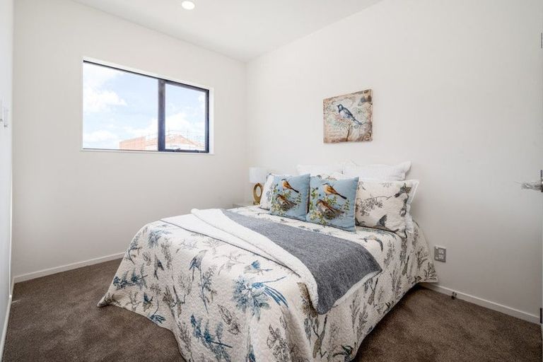 Photo of property in 5a Frontier Lane, Flat Bush, Auckland, 2019