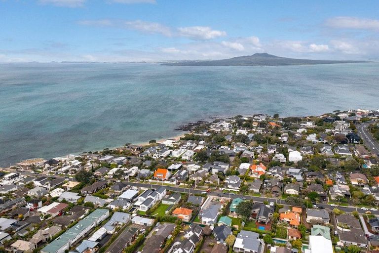 Photo of property in 3/15 Saltburn Road, Milford, Auckland, 0620