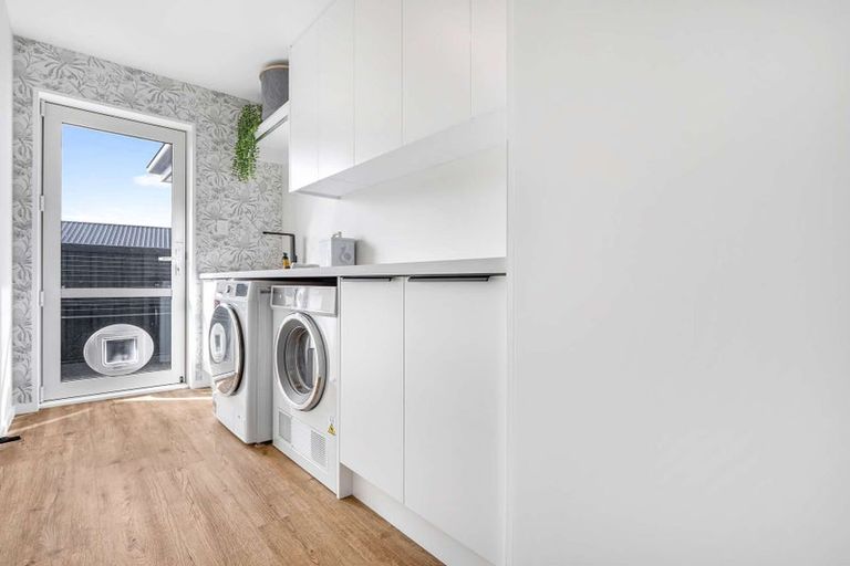 Photo of property in 13 Angus Place, Rangiora, 7400