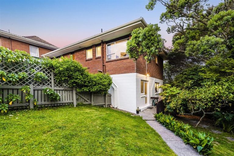 Photo of property in 2/4 Helvetia Drive, Browns Bay, Auckland, 0630