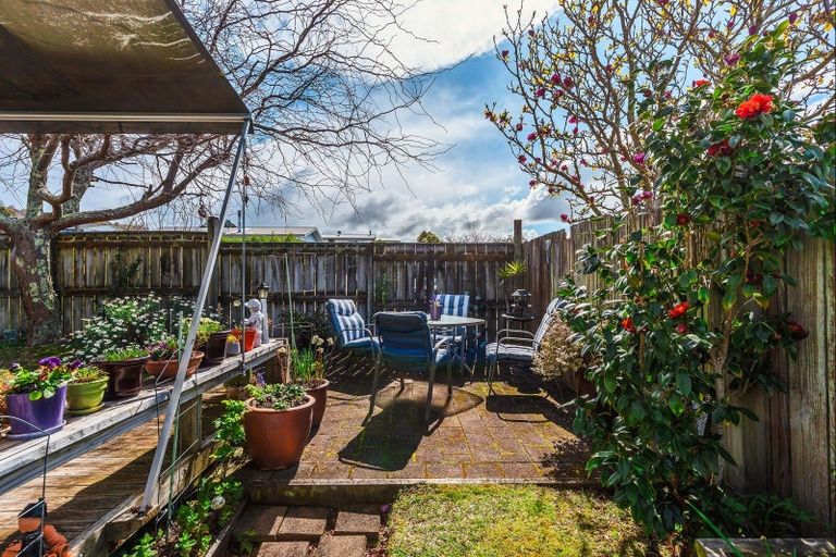Photo of property in 2/8 Kinder Street, Acacia Bay, Taupo, 3330
