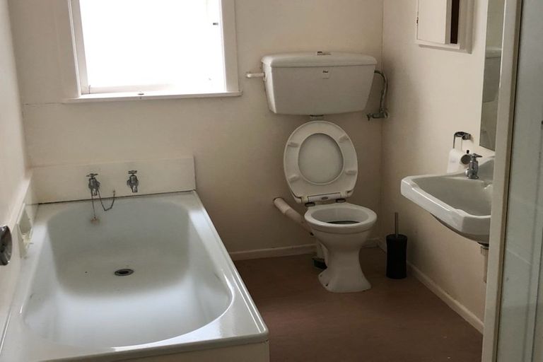 Photo of property in 92 Nairn Street, Mount Cook, Wellington, 6011