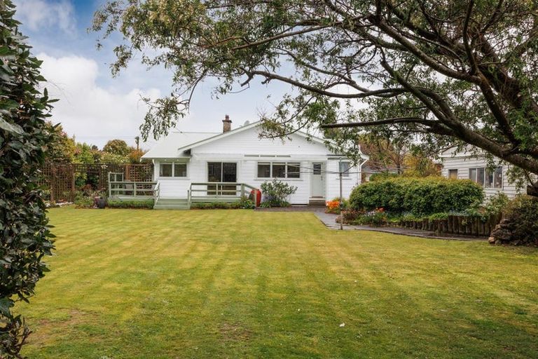 Photo of property in 68 Skerman Street, Marton, 4710