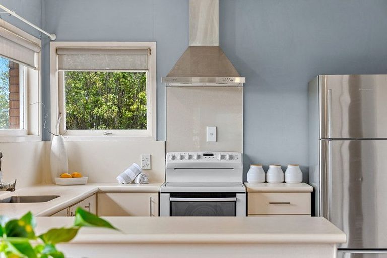 Photo of property in 1/4 Waterloo Road, Milford, Auckland, 0620