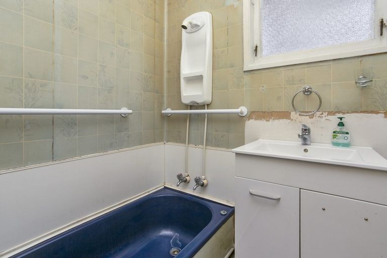 Photo of property in 12 Gardiner Grove, Mangere East, Auckland, 2024