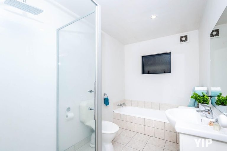 Photo of property in 14f1 Bandipur Terrace, Broadmeadows, Wellington, 6035