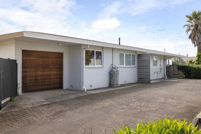 Photo of property in 2/203 Oceanbeach Road, Mount Maunganui, 3116