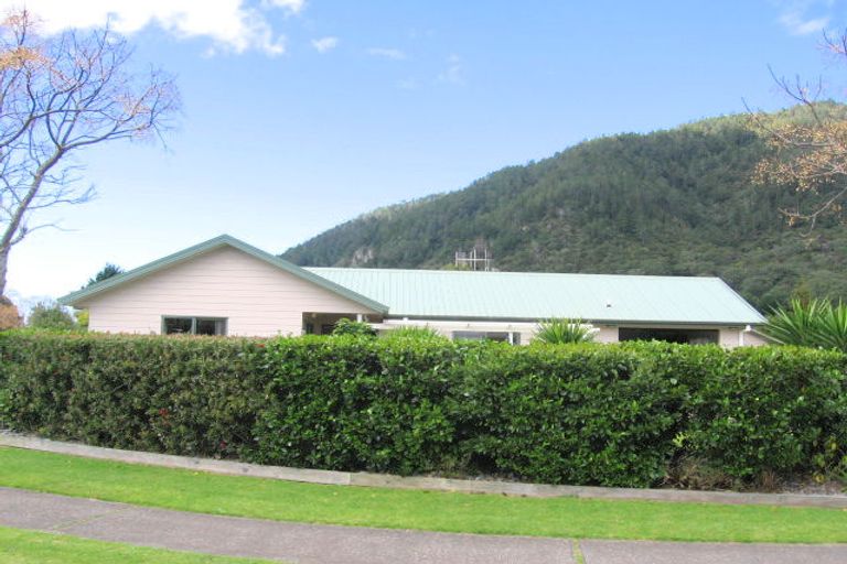 Photo of property in 2 Pauanui Beach Road, Pauanui, Hikuai, 3579