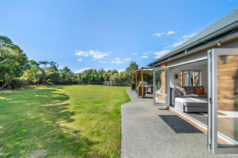 Photo of property in 65 Mount Marua Way, Timberlea, Upper Hutt, 5018