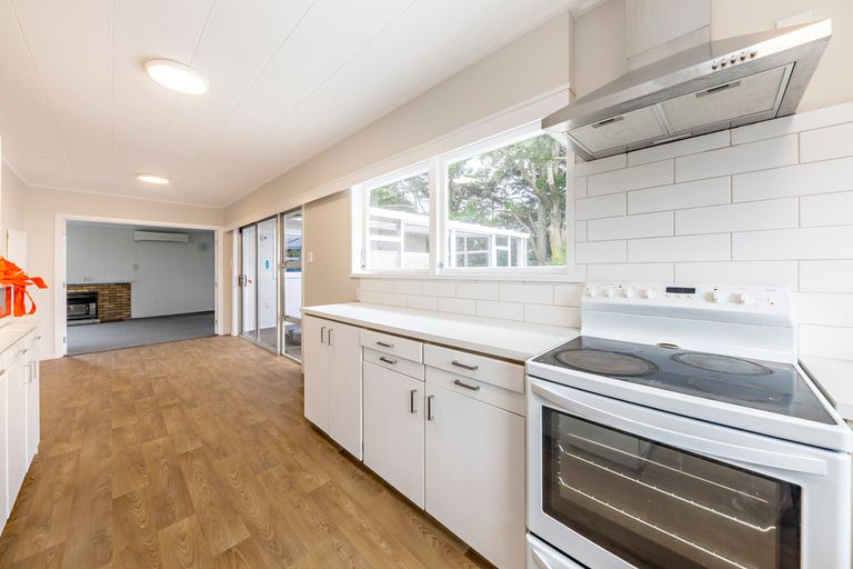 Photo of property in 140 Great South Road, Manurewa, Auckland, 2102