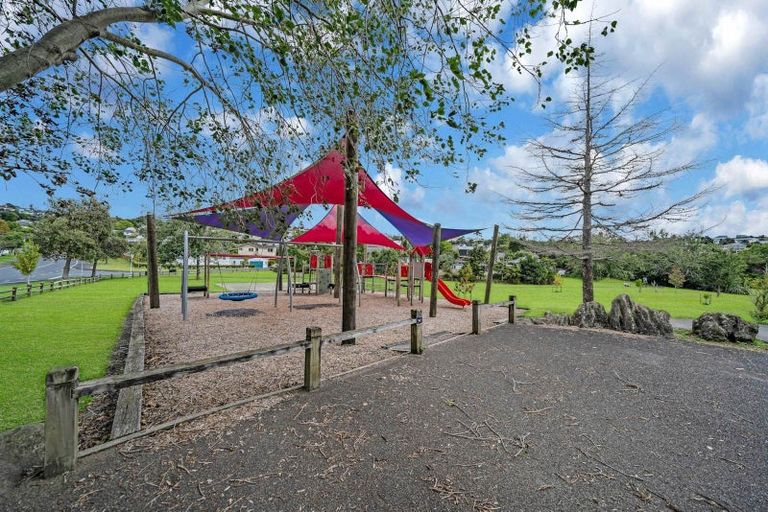 Photo of property in 6 Tesla Place, Totara Vale, Auckland, 0629