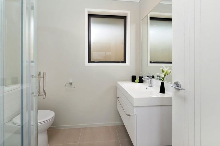 Photo of property in 13 Pakaraka Drive, Papakura, 2110