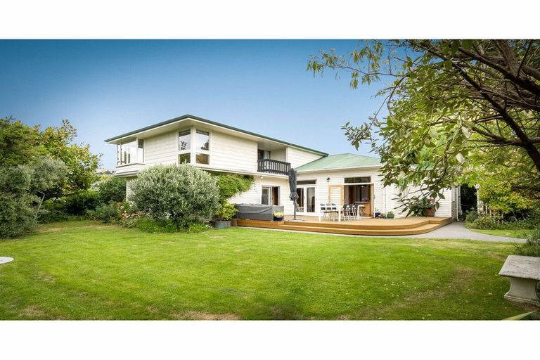 Photo of property in 53 Beckford Road, Saint Martins, Christchurch, 8022